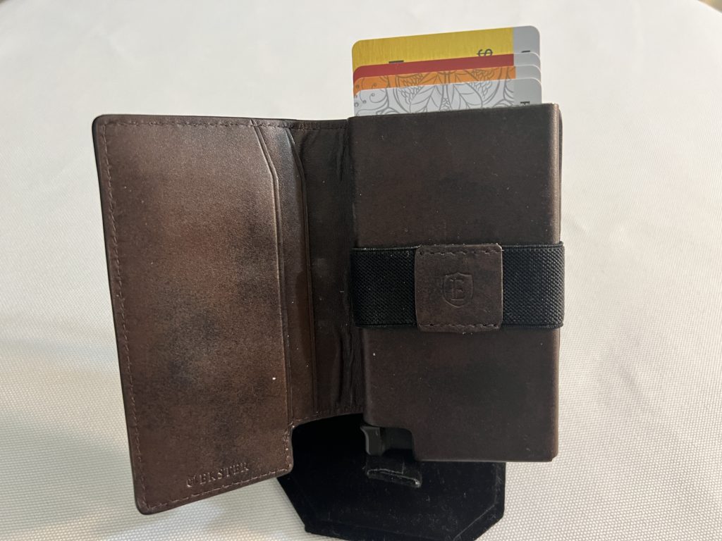 Ekster Wallet Review, Is it for you? - The Dad Bod Reviews